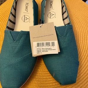 Tom’s Harbor blue heritage canvas shoes